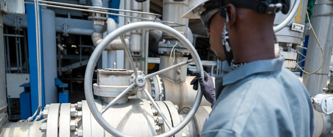 Côte d’Ivoire : la BAD accorde 200 millions d’euros pour moderniser la raffinerie de la SIR et réduire le soufre dans les carburants Côte d’Ivoire : la BAD accorde 200 millions d’euros pour moderniser la raffinerie de la SIR et réduire le soufre dans les carburants
